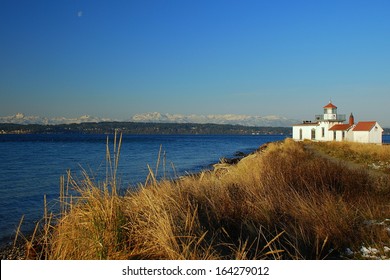 Clear winter day at Seattle's Discovery Park lighthouse.
