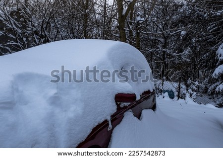 Clearing the car from a large amount of snow