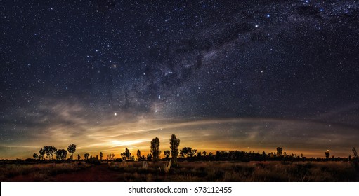 Clearly milky way found in Australia's outback - Shutterstock ID 673112455