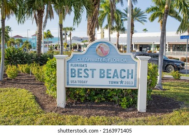 Clearwater, Florida: January 15, 2022:  A Clearwater, Florida Sign In The City Of Clearwater, Florida.  Clearwater's Population Is 117,292.