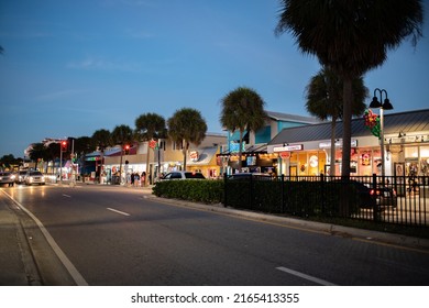 Clearwater, Florida: January 15, 2022: Traffic And Urban Life In The City Of Clearwater. Clearwater Was Rated Best Beach In USA Today In 2013.