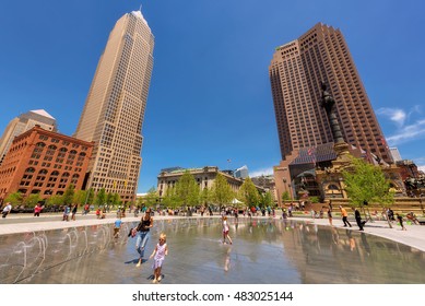 CLEVELAND, OH - JUNE 30, 2016: People Relax In The Cleveland Centre Public Square On June 30, 2916, Cleveland, OH