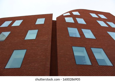 Cleveland, Ohio / USA - March 20, 2018: Unique Curves On Peter B Lewis Building At Case Western Reserve University And Weatherhead School Of Business Management