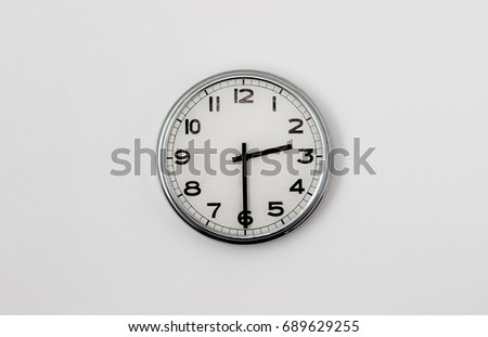 Clock - 2:30 half past 2