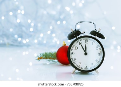 clock with christmas for time change in winter
