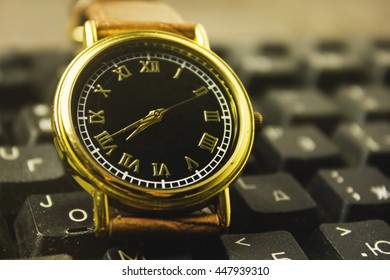 clock laptor  - Shutterstock ID 447939310