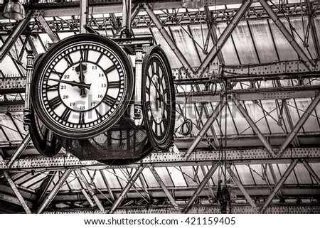 Clock in Waterloo Station