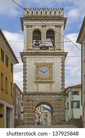 clocktower in Este