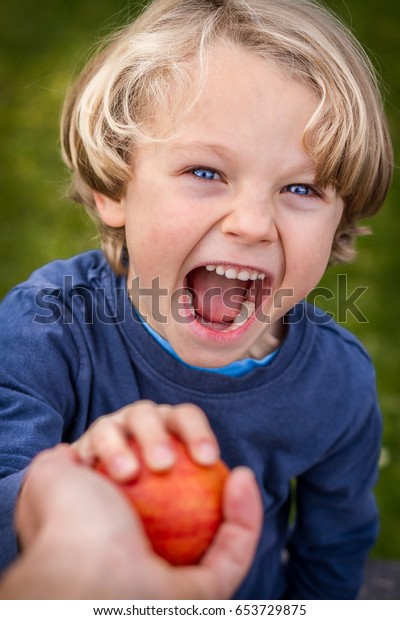 Close 5 Year Old Child Blonde Stock Photo Edit Now 653729875