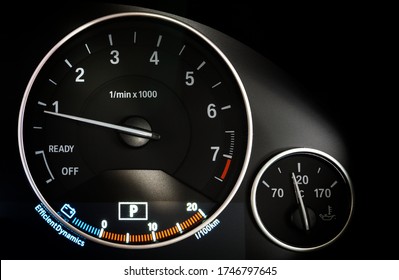 146 Temp gauge car Images, Stock Photos & Vectors | Shutterstock