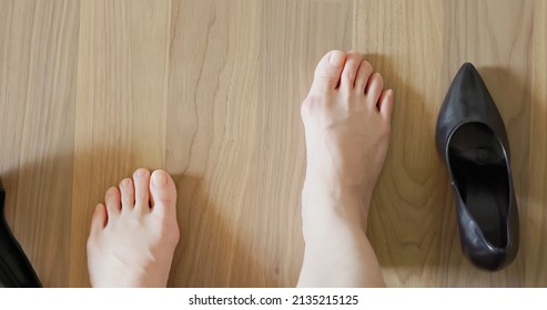 Sniffing Teen Nylon Feet