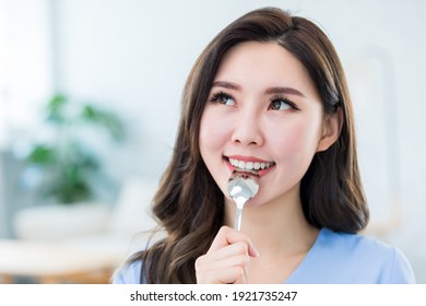 Close Up Of Asian Woman Want To Eat Yummy Food And Put Spoon In Mouth