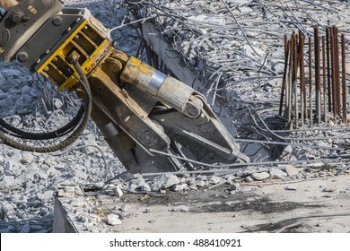 14,494 Building demolition excavator Images, Stock Photos & Vectors ...