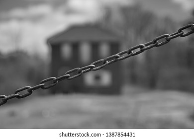 A close up of a chain.
