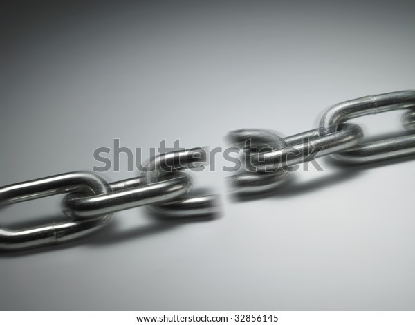 close up of the chain\
breaking of pulling