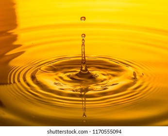 Drop Golden Oil Concept Wellness Beauty Stock Illustration 1427124932 ...