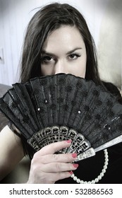 close up with the fan 