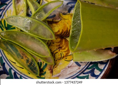 Imagenes Fotos De Stock Y Vectores Sobre Aloe Vera Cut Up