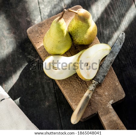 Close up of fresh sliced pears