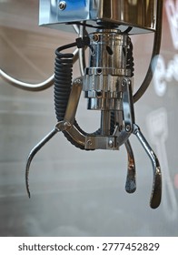 Close up of gripper, automatic crane toy