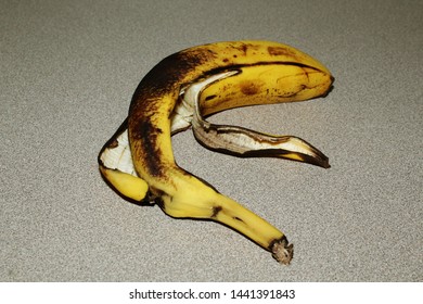 44 Half Banana Rotting Images, Stock Photos & Vectors | Shutterstock