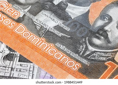 Nahaufnahme von bis zu hundert Pesos der Dominikanischen Republik. Papierbanknoten des karibischen Landes. Detaillierte Erfassung der großen hundert und das Porträt des Gründers der Nation. Geldhintergrund