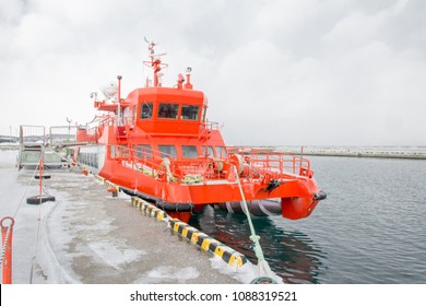 
Close Up Of  Icebreaker, A Ship Designed For Breaking A Channel Through Ice. Icebreaker Ship Going Through The Ice Fields. Boats That Bring Tourists To The Sea. In The Winter Of Hokkaido, Japan.