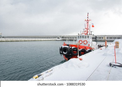 
Close Up Of  Icebreaker, A Ship Designed For Breaking A Channel Through Ice. Icebreaker Ship Going Through The Ice Fields. Boats That Bring Tourists To The Sea. In The Winter Of Hokkaido, Japan.