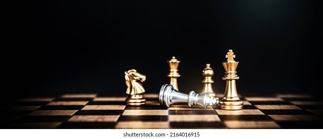 Close King Chess Stand Falling Chess Stock Photo 2164016915 | Shutterstock