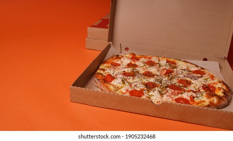 Pizzakarton Bilder Stockfotos Und Vektorgrafiken Shutterstock