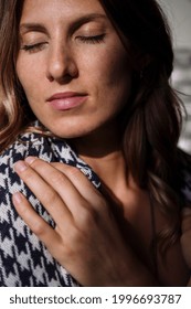 Close up of a light on the woman’s face