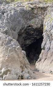 Close Look Craggy Little Cave Opening Stock Photo 1611257230 | Shutterstock