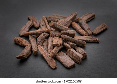 oud wood arabic