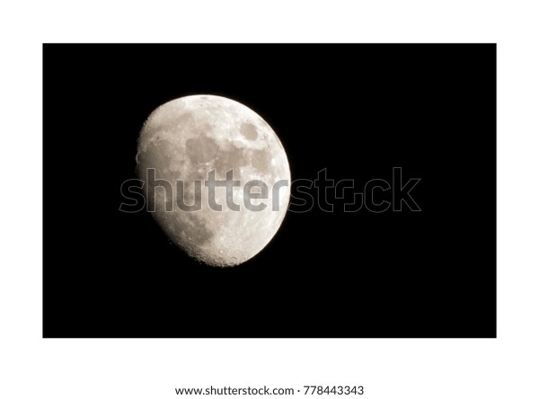 Close up\
Moon