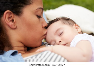 Maman Africaine Avec Enfants Images Photos Et Images Vectorielles De Stock Shutterstock