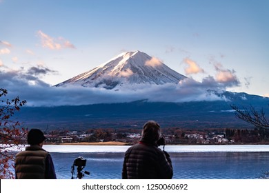 Close Mount Fuji Lake Kawaguchi Side Stock Photo 1250060692 | Shutterstock