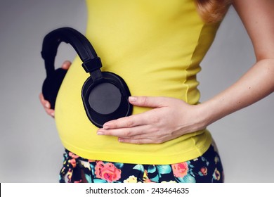 5,702 Pregnant Headphone Images, Stock Photos & Vectors | Shutterstock