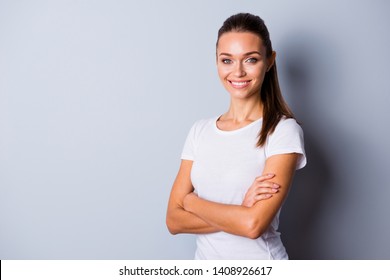Close up photo beautiful amazing she her lady perfect ideal teeth arms crossed self-confident easy-going person listening good news sure such results wear casual white t-shirt isolated grey background