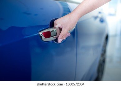 Open Doors Dealership Images Stock Photos Vectors Shutterstock