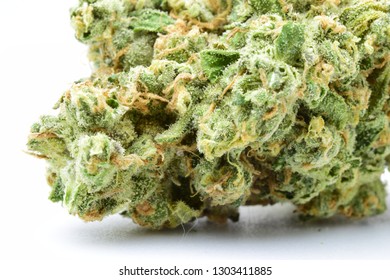 close up picture of cannabis marijuana bud white widow strain sativa 
