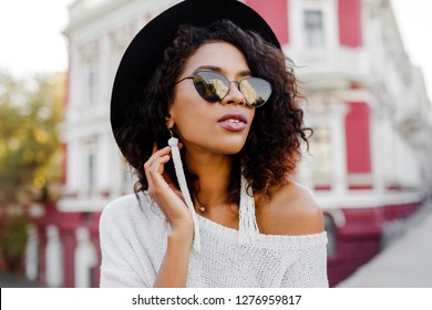 80,505 Black Women Wearing Hats Images, Stock Photos & Vectors ...