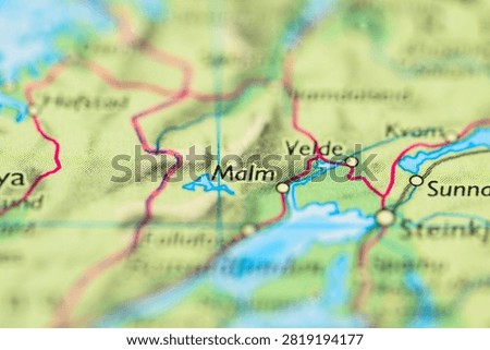 Close up printed map centered on Malm and Velde