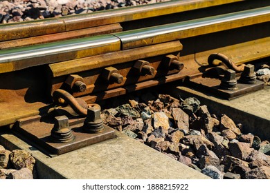 Close Up Rail Fastener For Hole Rail With Concrete Plinth Track Of Sky Train