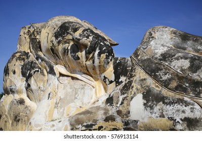 A Close Up Of Reclining Head Of Budda In Wat Khun Inthapramun In  Ayutthaya, Thailand