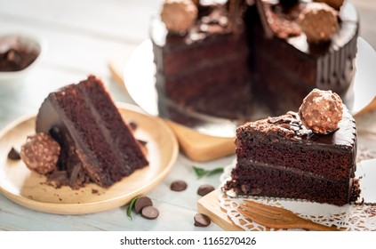 Close Up Shot A Piece Of Homemade Chocolate Ganache Cake 