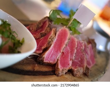 Close Up Sliced Grilled Rare Beef Steak Served On Wooden Board, Barbecue, Bbq Meat Beef Tenderloin, Copy Space On Blank Flag, Food Wallpaper