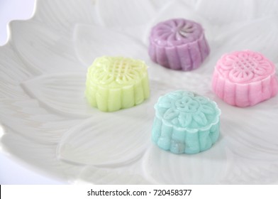 173 Crystal mooncake Images, Stock Photos & Vectors | Shutterstock