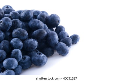 Close up of some fresh blueberries in a pile