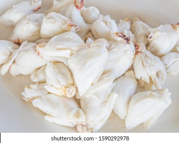 Close Up Steamed Crab Meat Ready To Eat On White Plate