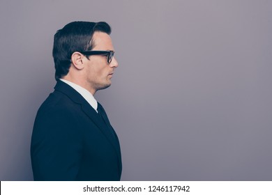 横顔 男性 スーツ の写真素材 画像 写真 Shutterstock